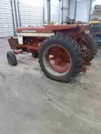 I.H./FARMALL 560, Tractor